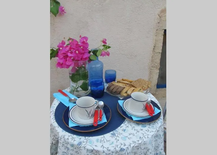 Blue Door 莫奈姆瓦夏